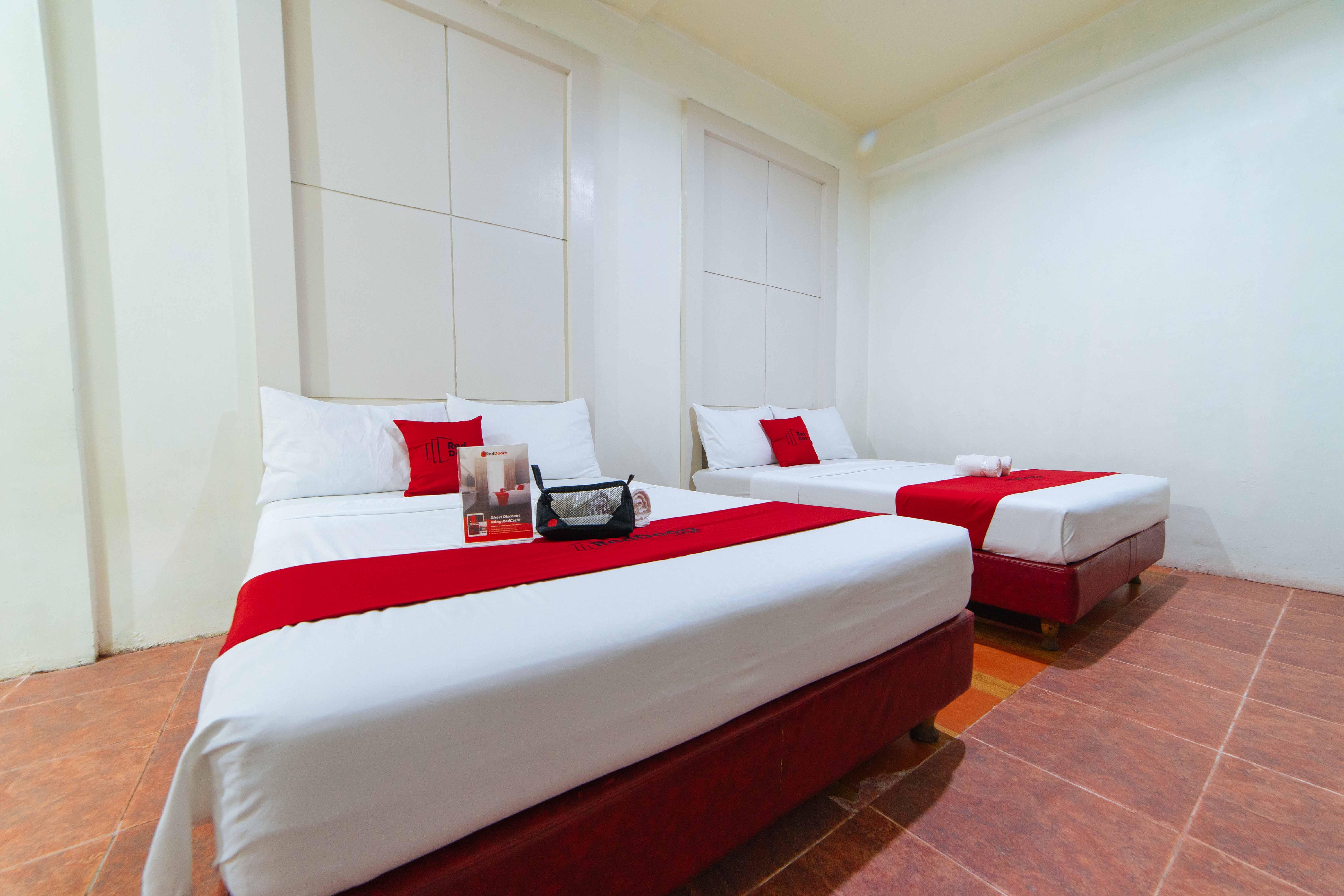 Reddoorz Near Walking Street Angeles City Екстериор снимка