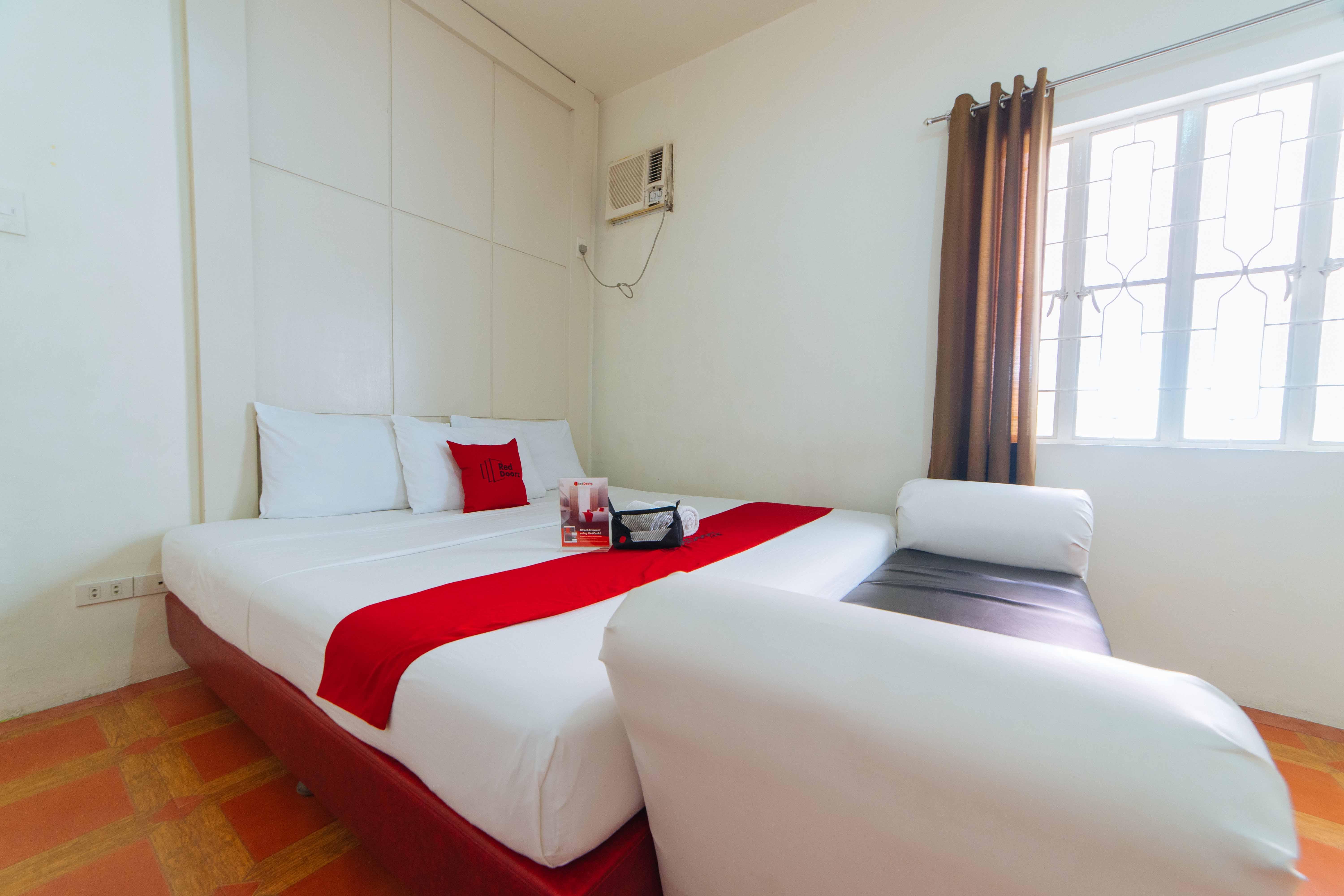 Reddoorz Near Walking Street Angeles City Екстериор снимка
