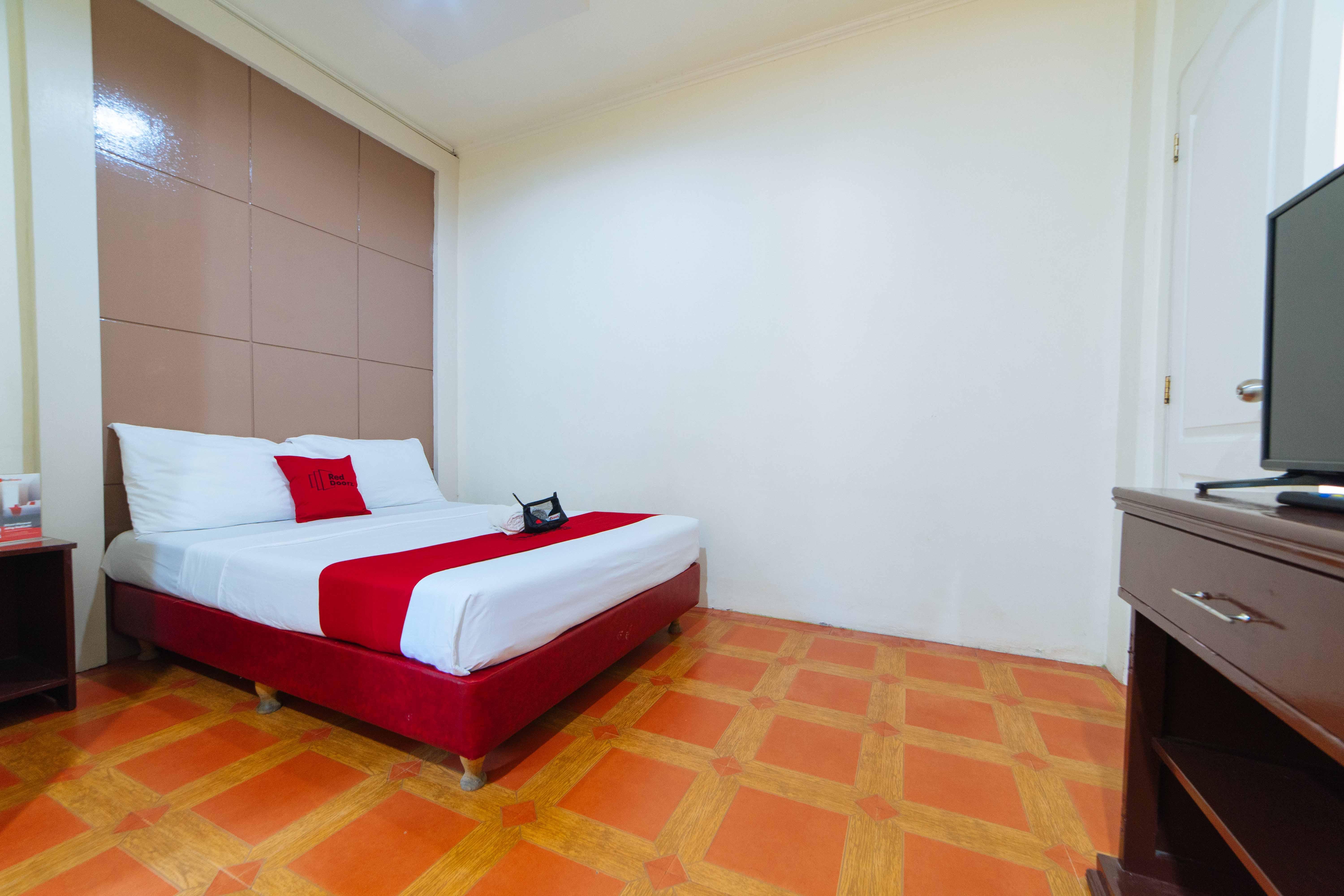 Reddoorz Near Walking Street Angeles City Екстериор снимка