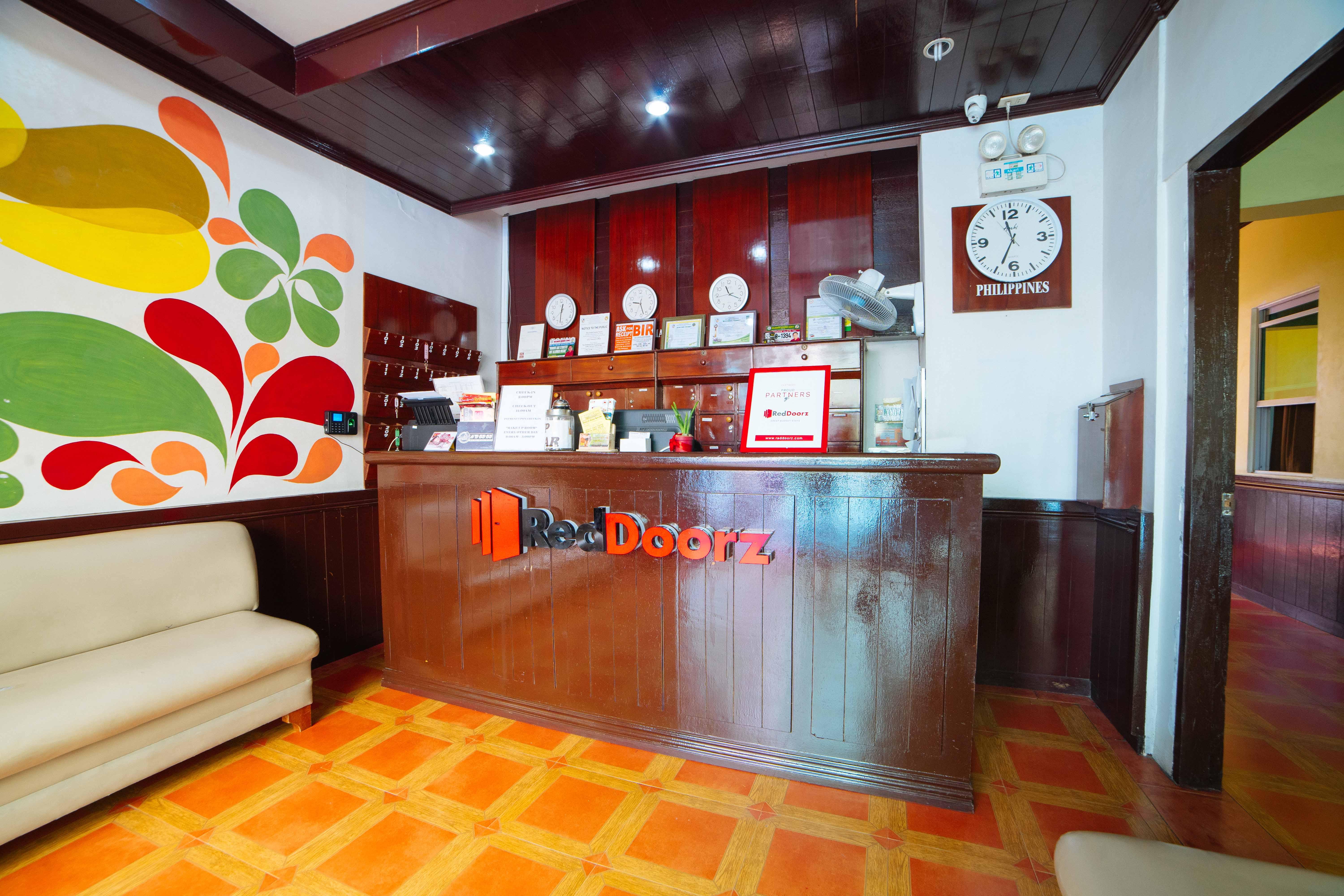 Reddoorz Near Walking Street Angeles City Екстериор снимка
