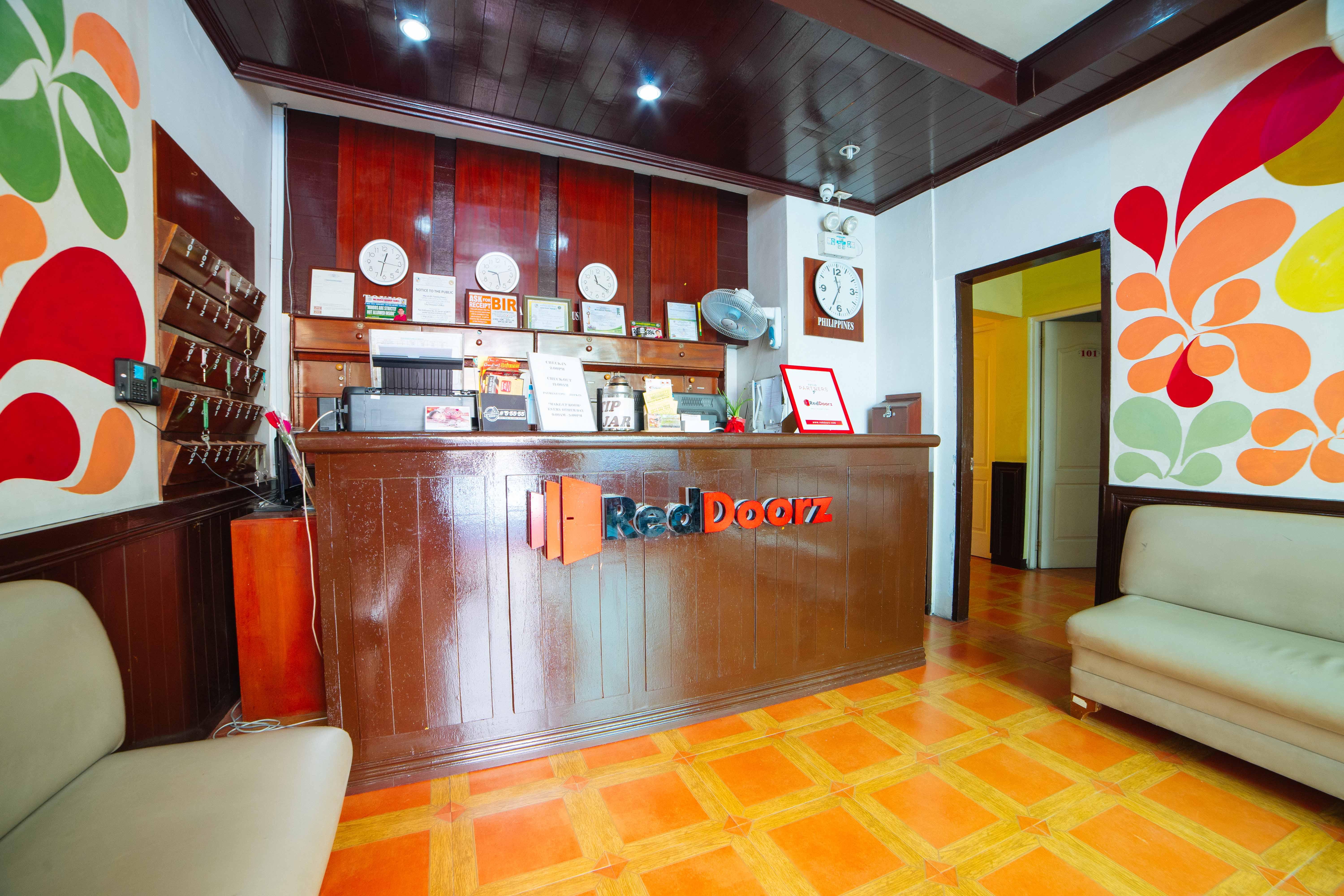 Reddoorz Near Walking Street Angeles City Екстериор снимка