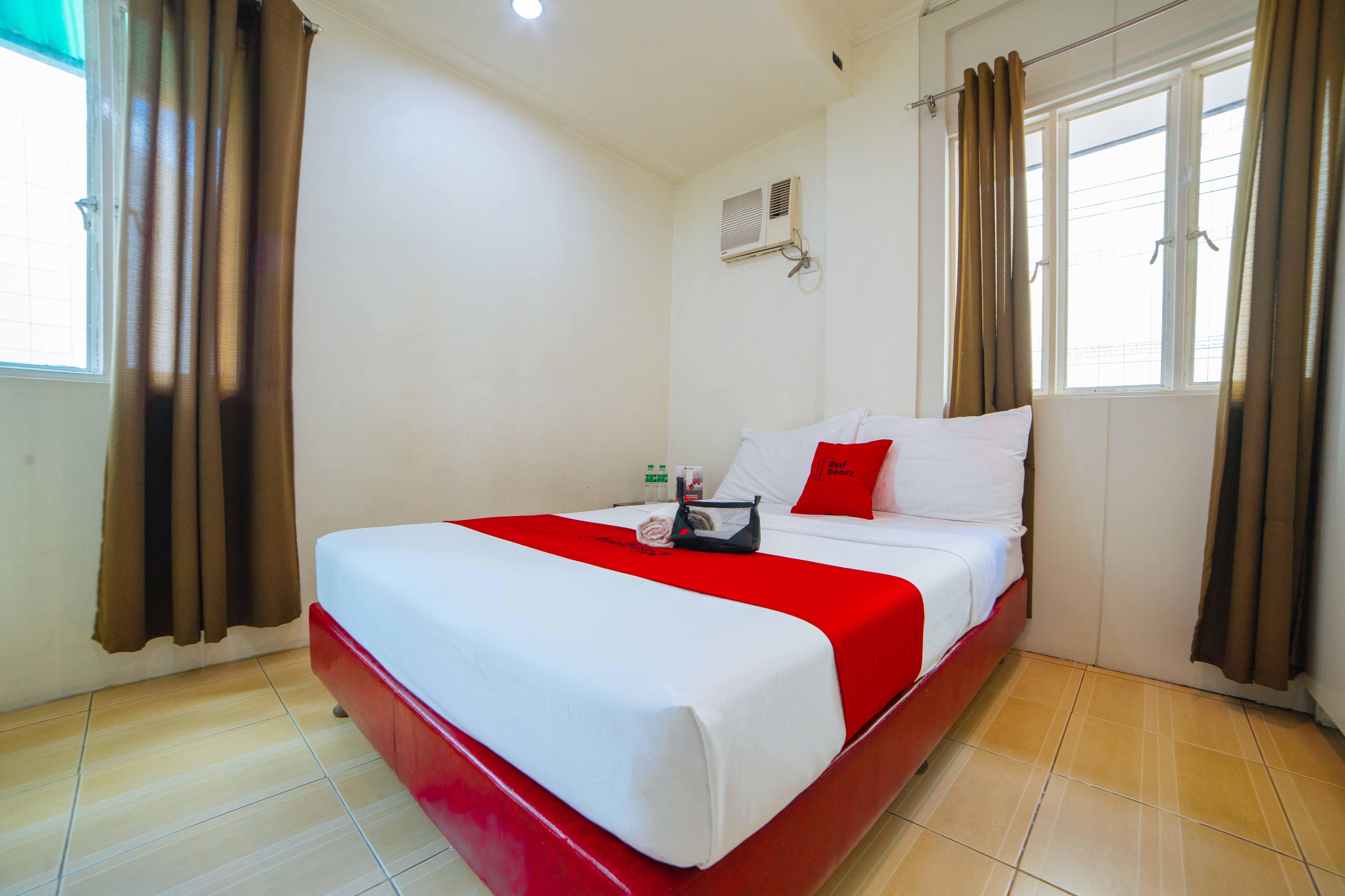 Reddoorz Near Walking Street Angeles City Екстериор снимка